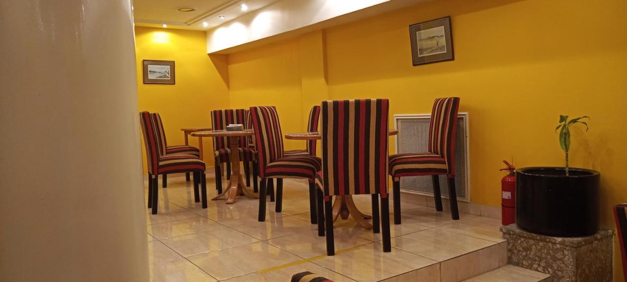 Hotel Tres Sargentos บัวโนสไอเรส ภายนอก รูปภาพ
