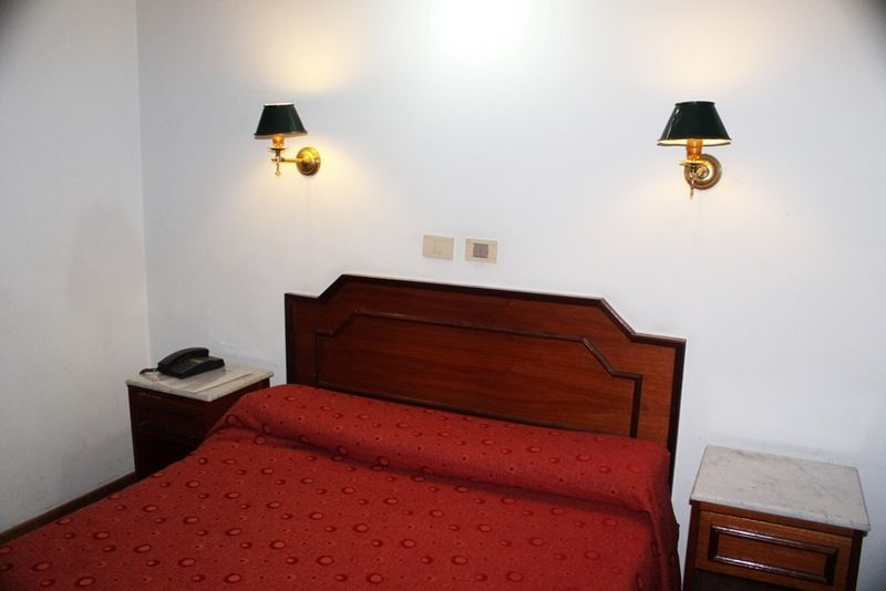 Hotel Tres Sargentos บัวโนสไอเรส ภายนอก รูปภาพ