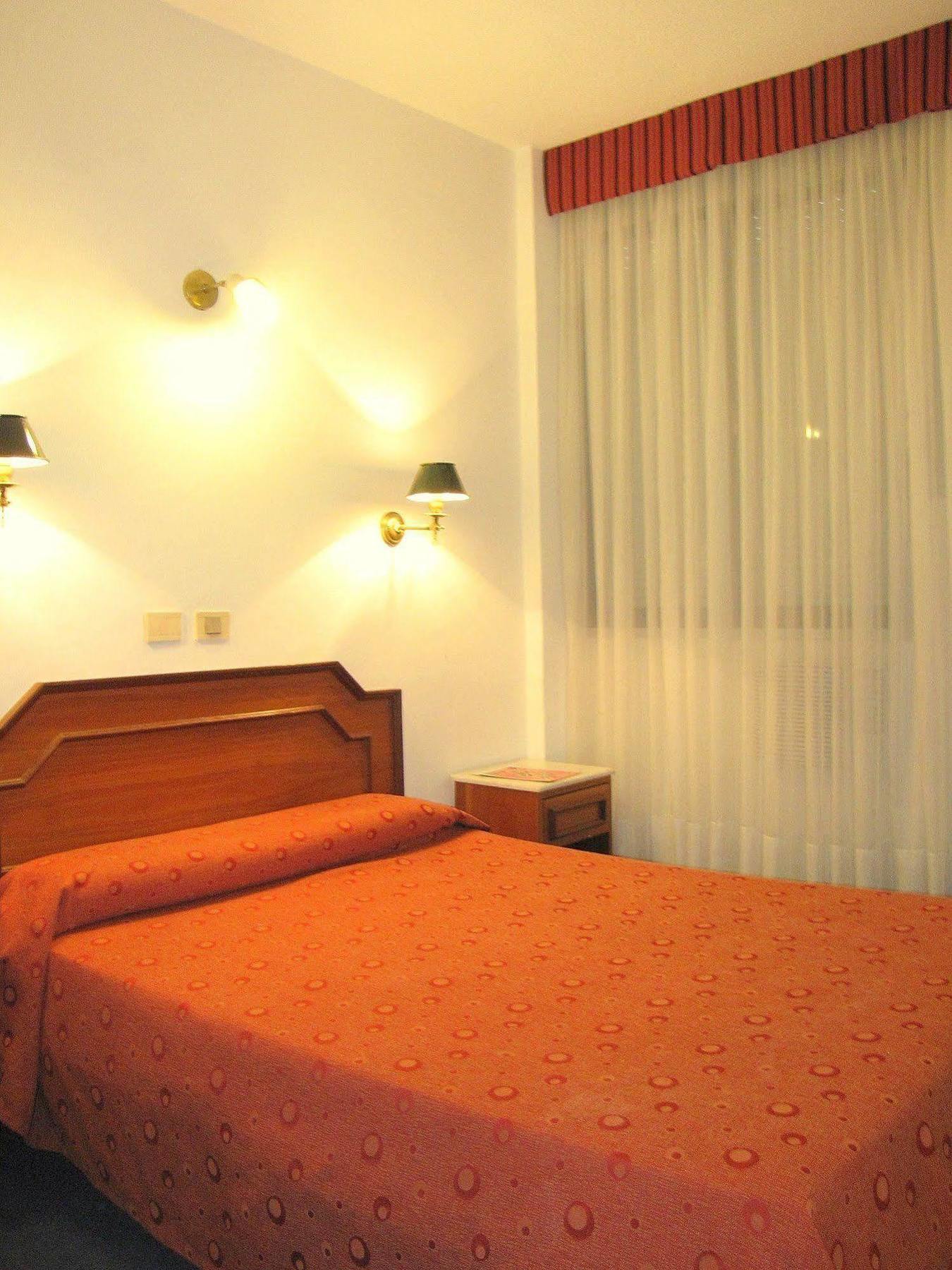 Hotel Tres Sargentos บัวโนสไอเรส ภายนอก รูปภาพ