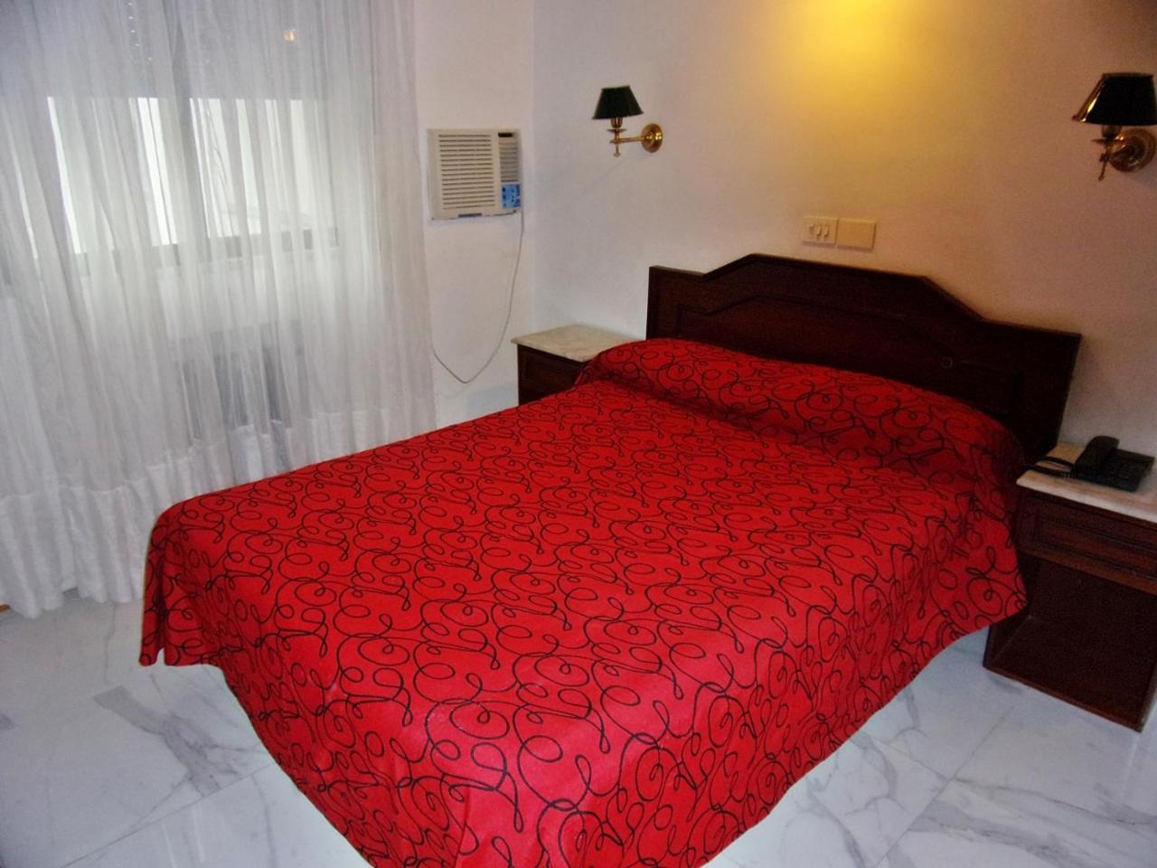 Hotel Tres Sargentos บัวโนสไอเรส ภายนอก รูปภาพ