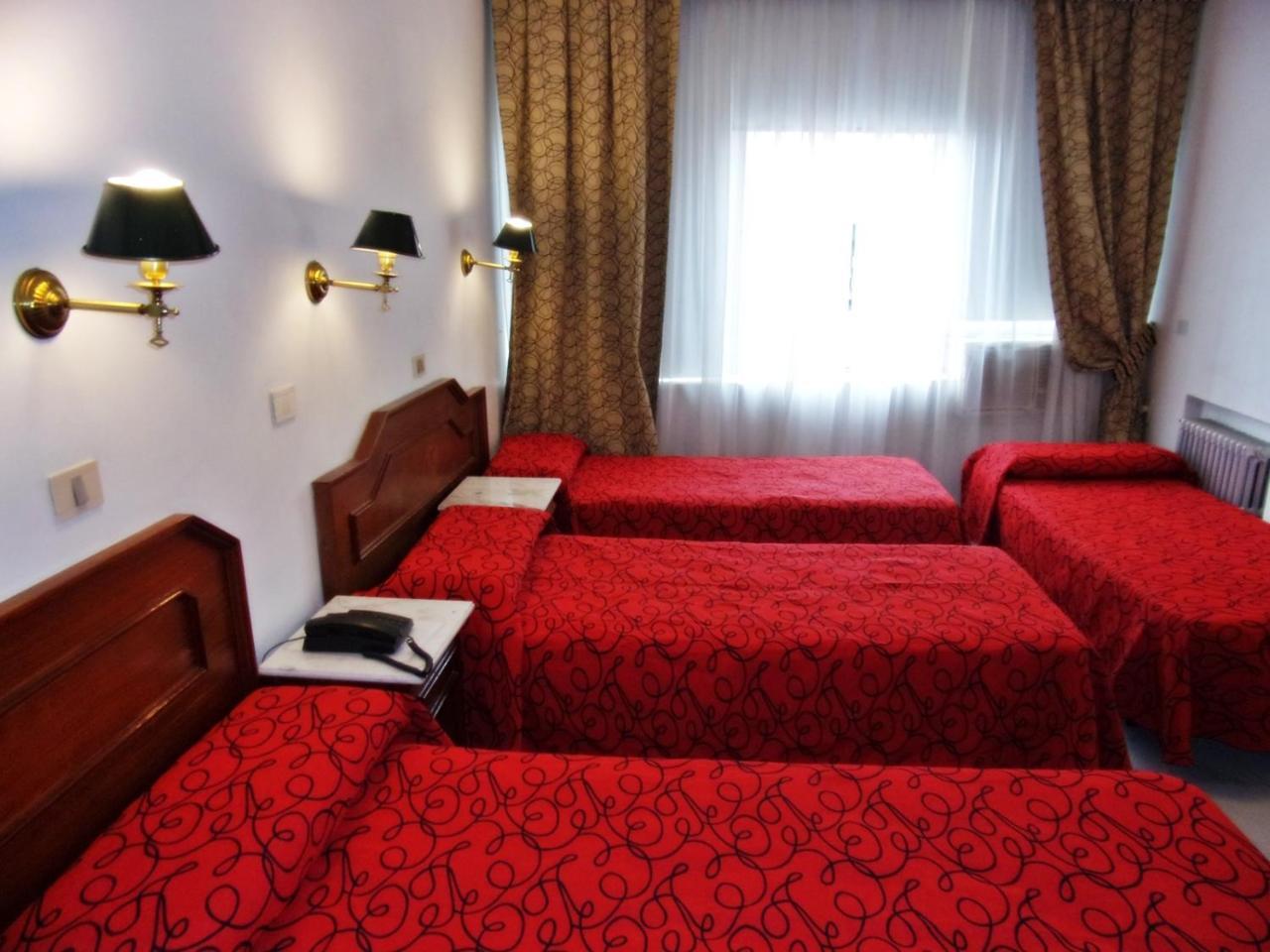 Hotel Tres Sargentos บัวโนสไอเรส ภายนอก รูปภาพ