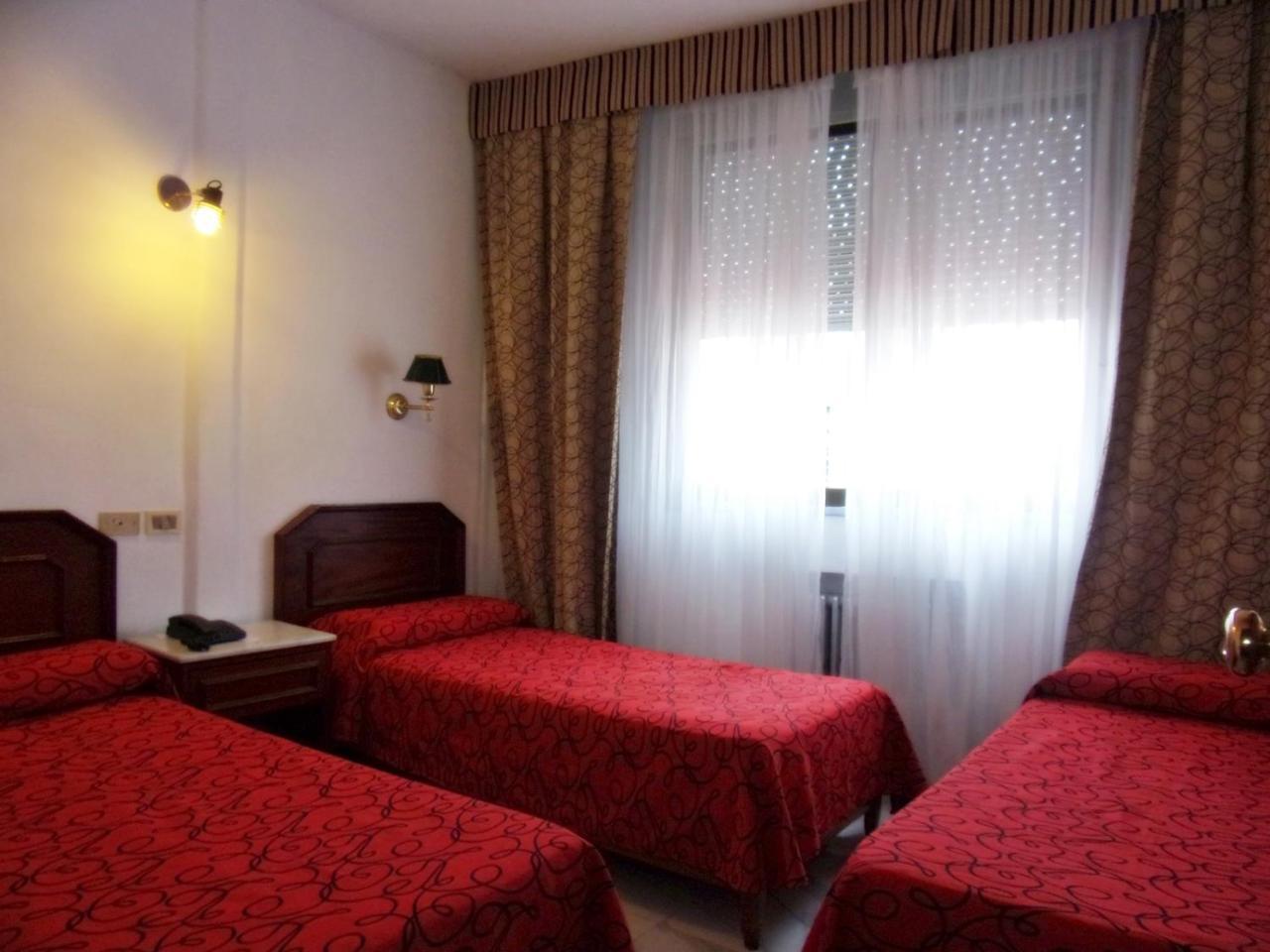 Hotel Tres Sargentos บัวโนสไอเรส ภายนอก รูปภาพ