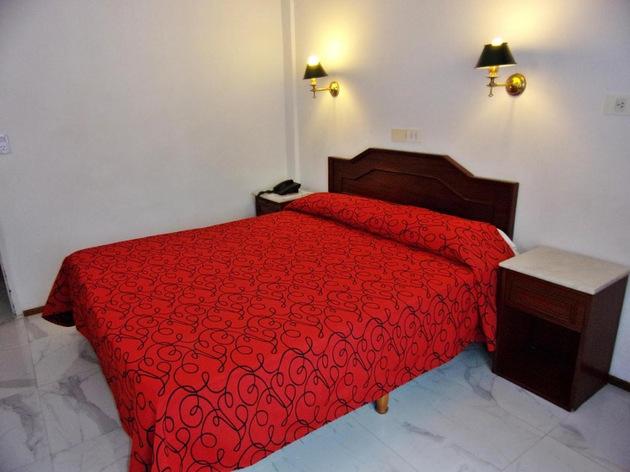 Hotel Tres Sargentos บัวโนสไอเรส ภายนอก รูปภาพ